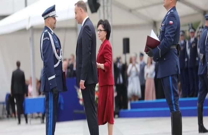 {Tomasz Klimek, komendant wojewódzki policji w Olsztynie, został mianowany nadinspektorem policji.}